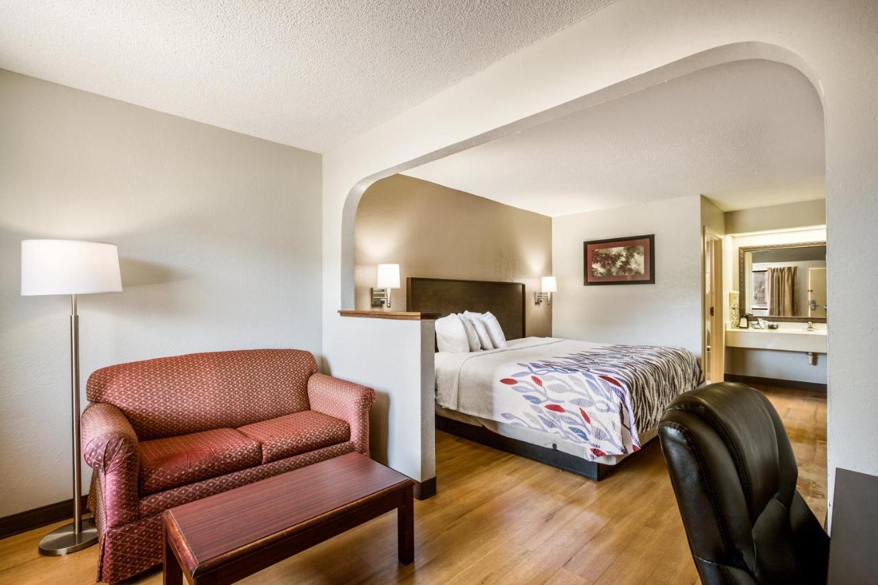 Red Roof Inn Fayetteville I-95 Bagian luar foto